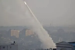 इजराइल ने सीरिया में कई ठिकानों पर किए हवाई हमले, एक सैनिक घायल 