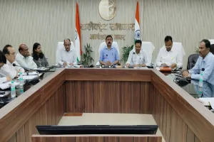 अंबेडकरनगर: मतदाताओं को लुभाने वालों पर हो सख्त कार्रवाई, डीएम ने अधिकारियों को दिए निर्देश 