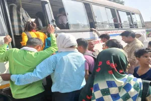 सुलतानपुर डिपो से 66 रोडवेज बस गईं बाहर, यात्रियों के सामने संकट 