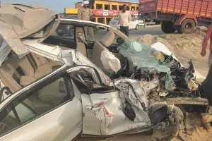 रायबरेली: डीसीएम और कार की आमने सामने की टक्कर से एक की मौत, दो घायल