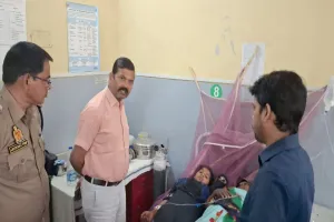 बाराबंकी में 35 लोगों की बिगड़ी तबियत, फूड पॉइजनिंग का बने शिकार  