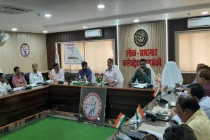 सरकारी कार्यालयों में पक्षियों के लिए हो पानी की व्यवस्था: डीएम