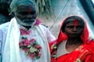 सीतापुर में अनोखी शादी: 70 साल की उम्र में बुजुर्ग जोड़े ने रचाई शादी, आश्रम में हुई थी दोनों की मुलाकात 