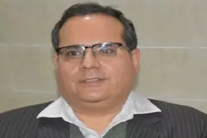 UP में मतदान प्रतिशत बढ़ाने के लिए आयोग की अनोखी पहल: हाउसिंग सोसाइटी में स्थापित किए मतदान केंद्र 