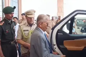 अयोध्या: लद्दाख के उपराज्यपाल ने किया रामलला का दर्शन