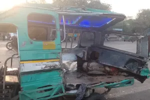 लखनऊ: पीजीआई के गेट पर भीषण सड़क हादसा, दो लोगों की मौत, 10 गंभीर रूप से घायल