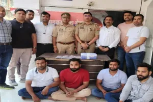 लखनऊ पुलिस ने चार शातिर ठगों को नोएडा से किया गिरफ्तार, इंश्योरेंस पॉलिसी में ज्यादा रिटर्न देने के नाम पर करते थे ठगी