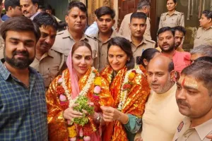 मथुरा पहुंचकर ईशा देओल ने किए बांके बिहारी के दर्शन, मां हेमा मालिनी के लिए करेंगी चुनाव-प्रचार