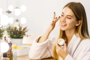 गर्मियों में त्वचा संबंधी समस्याओं से राहत के लिए अपनाएं ये घरेलू नुस्खे, मिलेगा फायदा