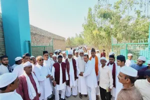 अयोध्या: रुदौली में भी हुई ईद की नमाज, अमन के लिए दुआएँ 