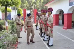 चुस्ती-फुर्ती बनाये रखने के लिए हरदोई SP ने पुलिस जवानों की लगवाई दौड़