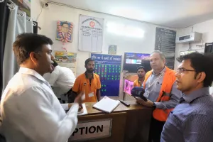 डीआरएम ने किया लखनऊ-सुलतानपुर रेलखंड का विंडो ट्रेलिंग,यात्री सुविधाएं बढ़ाने पर दिया जोर