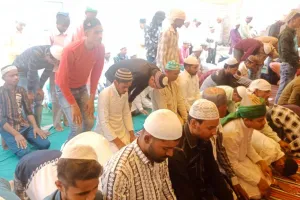 Alvida Jumma 2024: अलविदा की नमाज अदा कर मांगी मुल्क के लिए खुशहाली...सुरक्षा के लिहाज से पुलिस रही तैनात