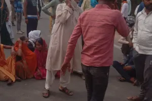 Banda Crime: पुलिया के नीचे झाड़ियों में पड़ा मिला युवक का शव...आक्रोशित परिजनों ने हाईवे किया जाम