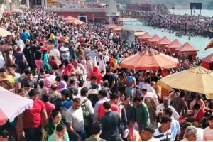 सोमवती अमावस्या पर हरिद्वार में उमड़ा आस्था का सैलाब