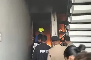 हल्द्वानी: कपड़े के गोदाम में लगी आग, दमकल ने पाया काबू, बड़ा हादसा टला