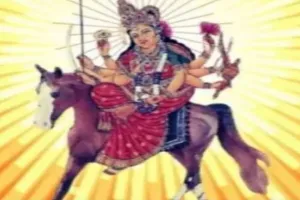 लखनऊ: इस बार घोड़े पर सवार हो के आईं मां दुर्गा, ज्योतिषाचार्य बोले- शुभ नहीं है संकेत, युद्ध की जाता रहे आशंका 