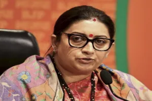 स्‍मृति ईरानी बोलीं- कांग्रेस और राहुल ने हमेशा सनातन और हिंदुत्व को कमजोर करने का काम किया