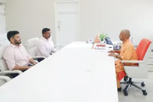 आईएएस टॉप ने की सीएम योगी से मुलाकात, सीएम ने सोशल मीडिया X पर दी जानकारी 