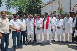 बरेली: SSP से मिला सपाइयों का डेलीगेशन, कहा- आंवला से पार्टी प्रत्याशी नीरज मौर्य पर लगा झूठा आरोप