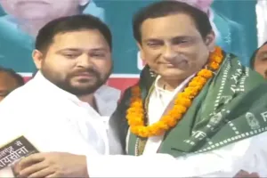 बिहार: खगड़िया के निवर्तमान सांसद महबूब अली कैसर RJD में शामिल, कहा-चिराग गद्दार 