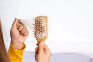 बरेली: झड़ते बालों से हो गए हैं परेशान तो एक्सपर्ट की ये टिप्स रहेगी मददगार