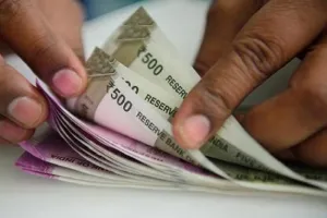 मुरादाबाद : 50,000 घूस लेने पर मजिस्ट्रेट समेत तीन पर एफआईआर, वाणिज्य कर विभाग में जमा करने थे रुपये