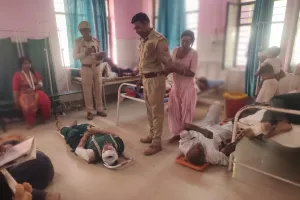 Unnao Accident: एक्सप्रेस-वे पर अनियंत्रित होकर पलटी मिनी बस, 27 घायल...चालक को झपकी आने से हुआ हादसा