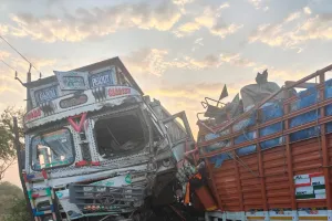 Kanpur Dehat: डीसीएम टकराने व कार पलटने से छह लोगों की मौत, आठ घायल... हादसे के बाद मची चीख-पुकार