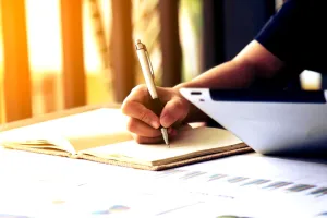 काशीपुर:  lecturer पर लगा आरोप...  परीक्षा में सगे भाई को पहुंचाया लाभ