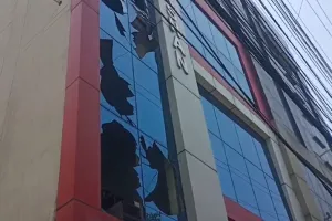 लखनऊ: हैवल्स की बिल्डिंग में लगी भीषण आग, 4 घंटे बाद भी नहीं पाया गया आग पर काबू