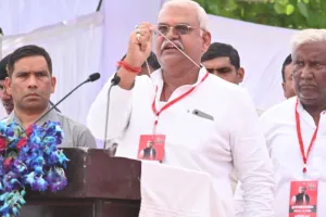 Kannauj News: सपा नेता मनोज दीक्षित पर आचार संहिता उल्लंघन की रिपोर्ट...मंच से सांसद पर निशान साधते हुए कहा था ये