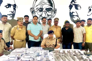 Kannauj: अवैध शस्त्र बनाने वाली फैक्ट्री का भंडाफोड, एक आरोपी गिरफ्तार, साथी फरार, कहीं चुनाव में गड़बड़ी के लिए तो नहीं हो रहे थे तैयार...