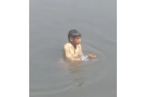 रायबरेली: चोरी के आरोप में किशोर की पिटाई, देखे वीडियो 