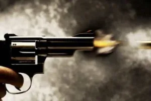 जौनपुर : जौनपुर में पसंदीदा गाने को लेकर हुए विवाद में पूर्व प्रधान के बेटे को मारी गोली