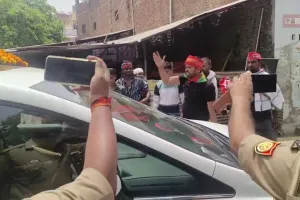 जौनपुर: बहरी प्रत्याशी का विरोध करने पर सपा विधायक पंकज पटेल ने कार्यकर्ता को पीटा