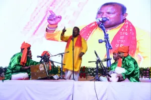 अयोध्या: लोकगीतों से तुलसी मंच बना आकर्षण का केंद्र, छाया है राम जन्मोत्सव का उल्लास 