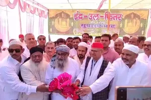 Fatehpur: ईद की नमाज में पहुंचे सपा प्रदेश अध्यक्ष; दी बधाई, बोले- 'BJP के दस सालों के कुशासन के खिलाफ जनता लड़ रही है चुनाव' 