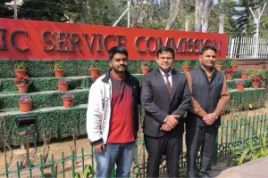 Farrukhabad: कटरी क्षेत्र में जन्मे अनुपम सिंह ने यूपीएससी परीक्षा में जनरल कैटेगरी में 699 रैंक की प्राप्त...जिले का बढ़ाया गौरव