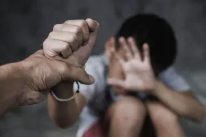 शर्मनाक: नाबालिग लड़के संग उसके ही दोस्तों ने किया कुकर्म, मेडिकल कॉलेज में भर्ती