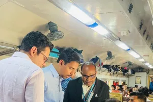 रेलवे ने एक दर्जन ट्रेनों में चलाया अभियान,बिना टिकट यात्रा करते मिले 248 यात्री,वसूला इतना जुर्माना