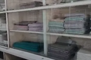 Bareilly News: गर्मी के साथ ही बढ़ गई खादी के कपड़ों की मांग, आ गए तरह-तरह के डिजाइन 