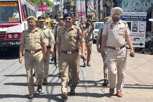 अमरोहा : पुलिस ने किया पैदल मार्च, लोकसभा चुनाव को लेकर शांति व्यवस्था बनाए रखने की अपील 