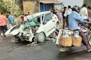 Kanpur: डंपर और कार में आमने-सामने भिड़ंत...तीन की मौके पर मौत, दो घायल, हादसे के बाद कानपुर-सागर हाईवे पर लगा जाम