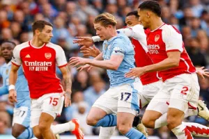 Premier League : मैनचेस्टर सिटी और आर्सेनल का मैच ड्रॉ, लिवरपूल खिताबी दौड़ में सबसे आगे 