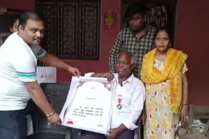 पीतल नगरी को पद्मश्री: 15 साल पीतल पर नक्काशी कर लिखी किस्मत...74 साल के बाबूराम से PM ने मिलाया हाथ, गृहमंत्री के साथ किया डिनर