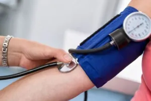 बरेली: ब्लड प्रेशर की समस्या से जूझ रहे हैं आप?, लाइफस्टाइल और खानपान में करें बदलाव