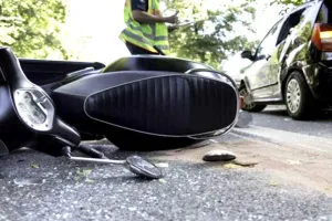 हल्द्वानी: ब्रेक लगाते ही फिसली स्कूटी, ट्रैक्टर से टकरा कर युवक की मौत