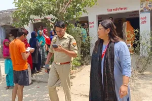 Video: गोंडा व कैसरगंज में जारी है वोटिंग, डीएम- एसपी कर रहे पोलिंग बूथों का निरीक्षण