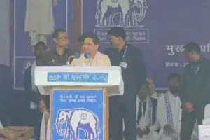 मीरजापुर में मायावती ने की जनसभा, विपक्षियों पर साधा निशाना, बोलीं-सभी धर्मों की पार्टी है बसपा